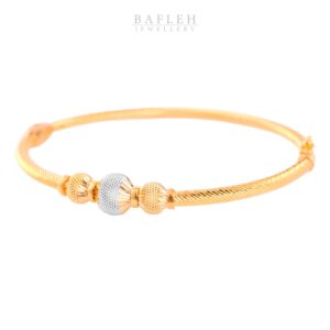 Alternative view of Timeless Elegance: Discover the Beauty of 22kt Gold Bangle!