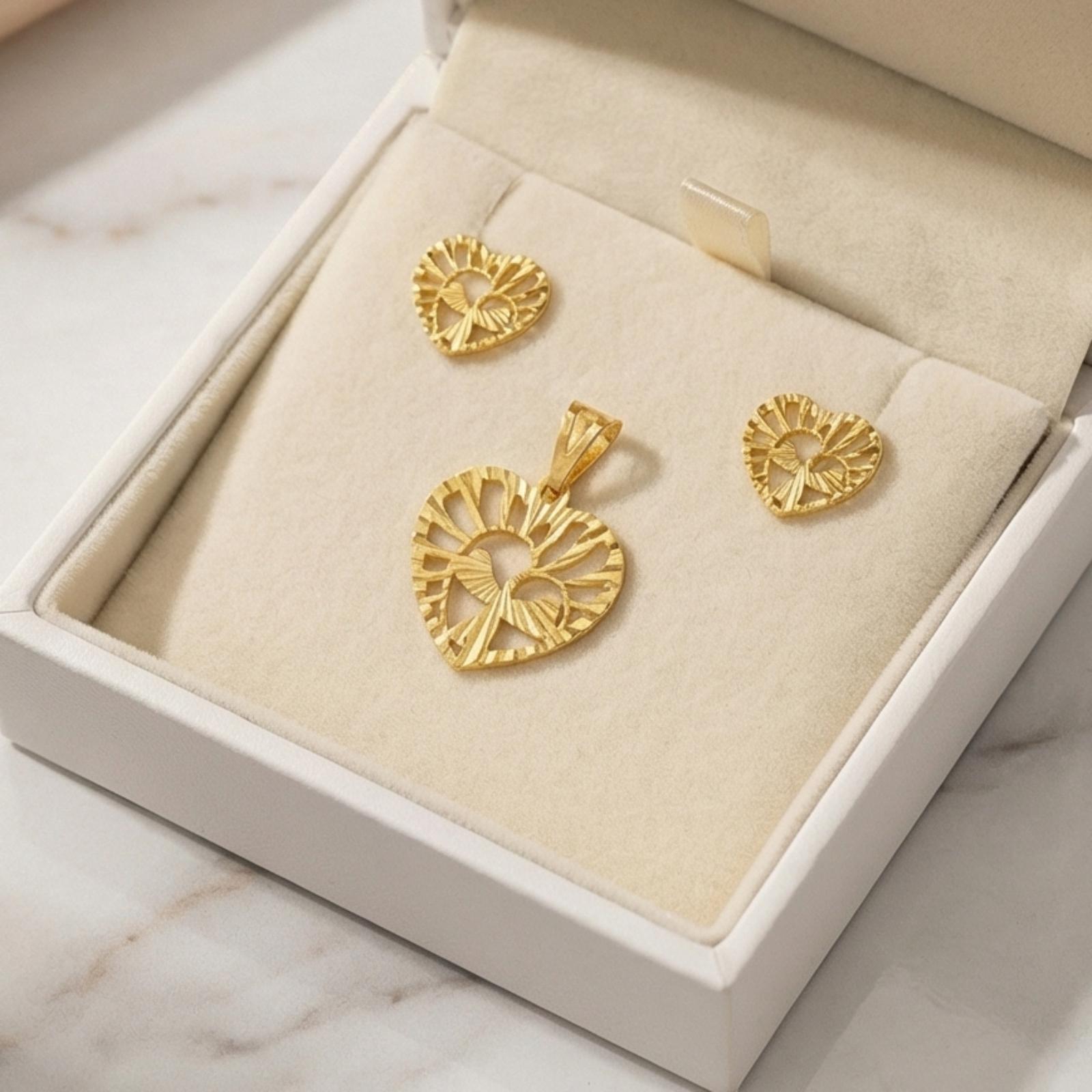High-Quality 18K Gold Pendant Set from Bafleh Jewellery with a Polished and Brilliant Finish - Image 5