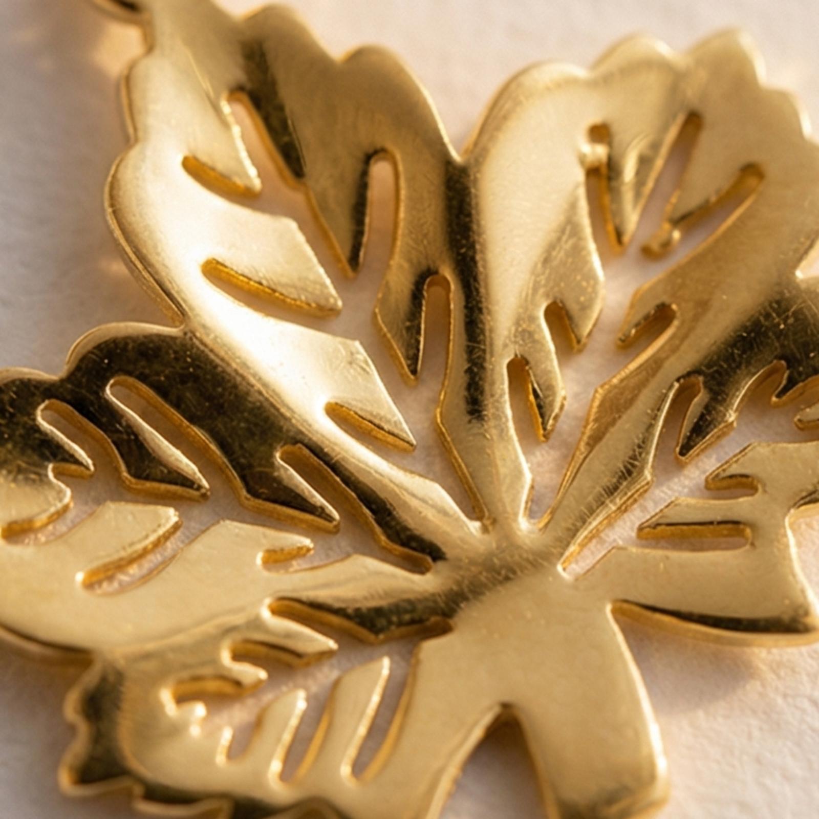 Sleek and Stylish 18K Gold Pendant Set Designed for a Graceful and Confident Look - Image 4