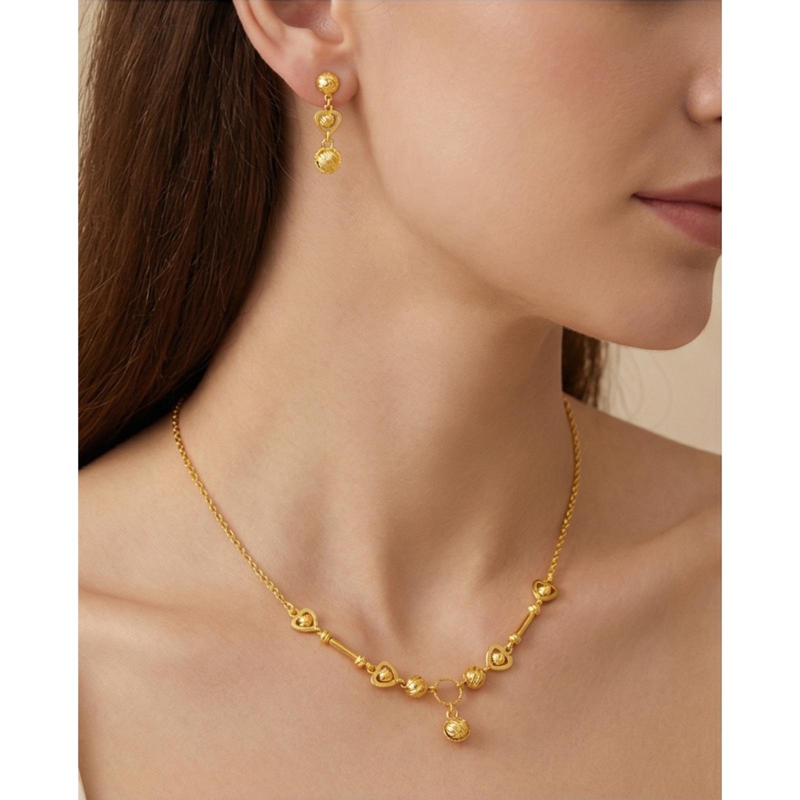 Unmatched Elegance in Every Strand : Bafleh's Lightweight 22kt Gold Necklace Set for the Contemporary Woman - Image 4