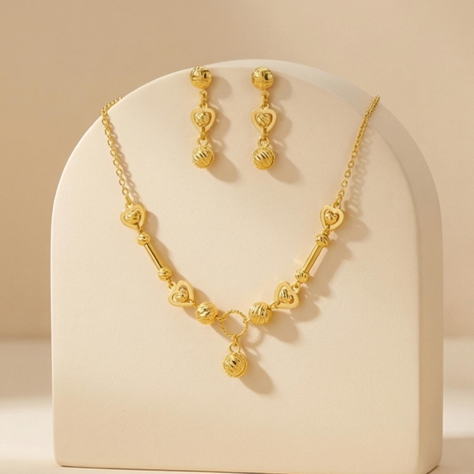 Unmatched Elegance in Every Strand : Bafleh's Lightweight 22kt Gold Necklace Set for the Contemporary Woman - Image 3