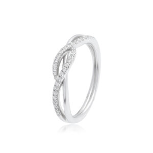 Royal Sparkle: Diamond Rings That Redefine Elegance