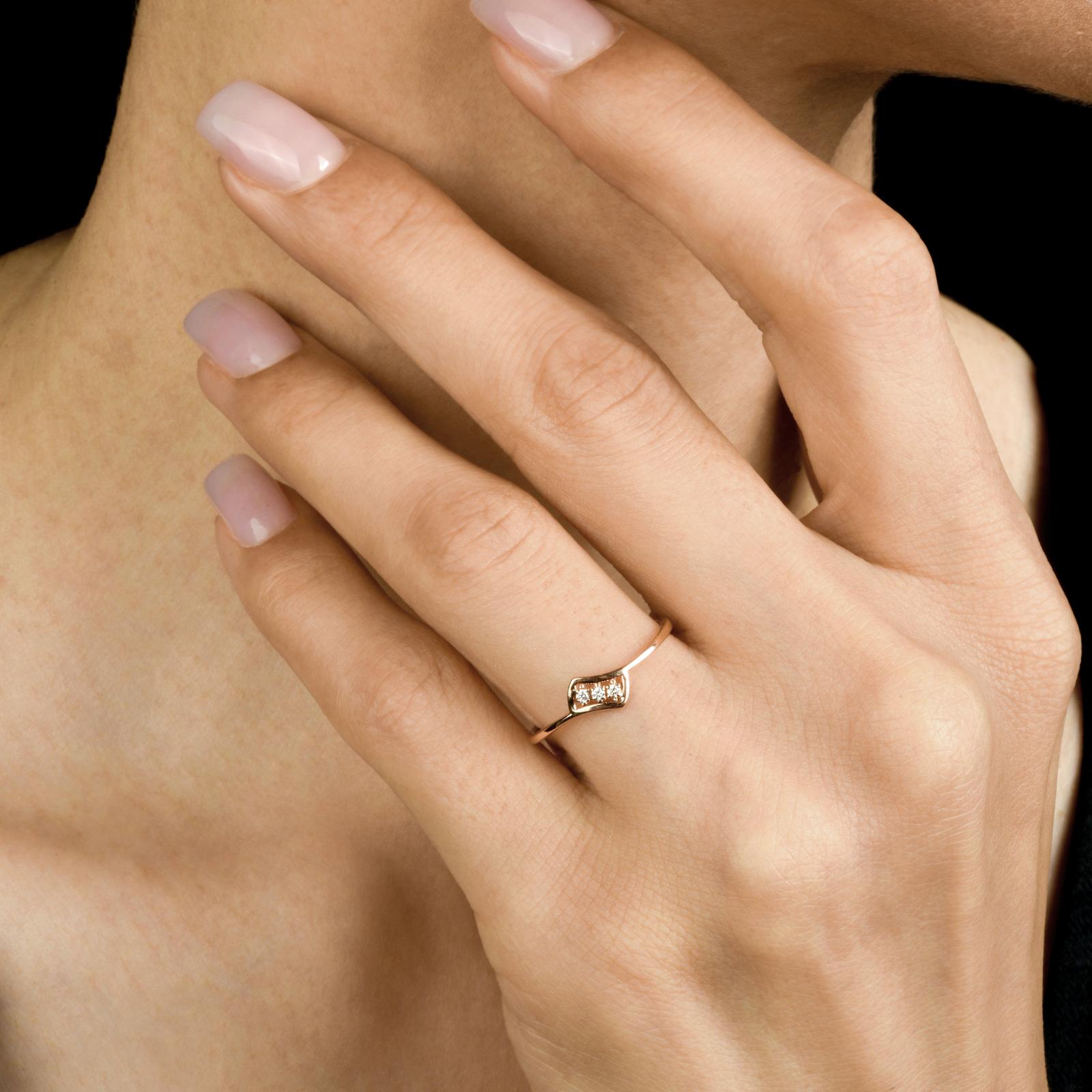 Minimalist Beauty: Light & Chic Rose Gold Diamond Rings for Every Day - Image 3