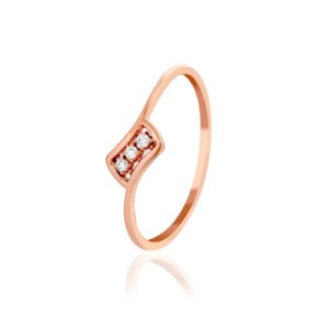 Minimalist Beauty: Light & Chic Rose Gold Diamond Rings for Every Day