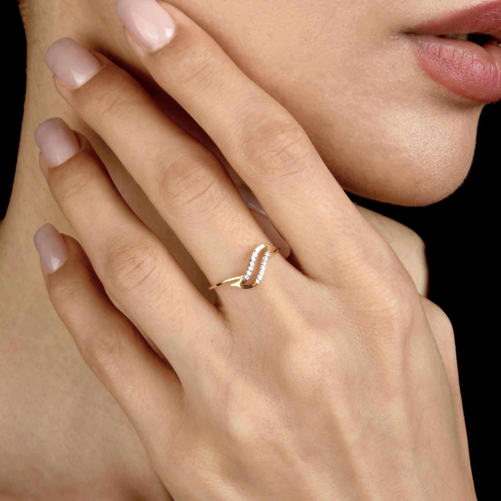 Luxury in Simplicity: Yellow Gold Diamond Rings for Daily Sparkle - Image 3