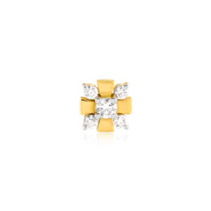 Alternative view of Celebrate Your Inner Glow: Adorn Yourself with Diamond Nose Pin