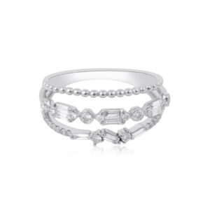 Alternative view of Classic Elegance: Diamond Rings That Last a Lifetime